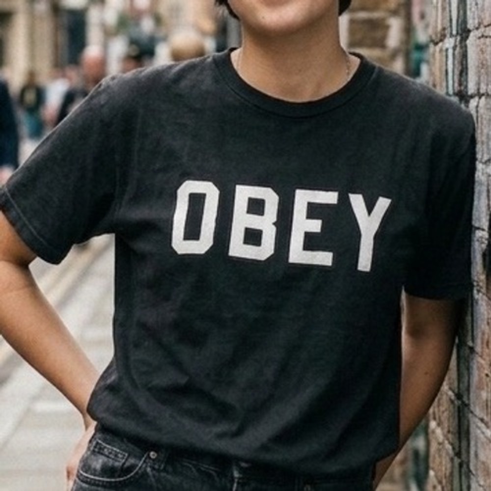 Obey Mens Graphic T-Shirt Black Short‎ Sleeve Big Logo Crew Neck Size Medium
